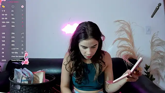 Snapshot of jessyegoldenn chatting on 06/01/26, 02:06 jessyegoldenn online show from 06/01/26, 02:06