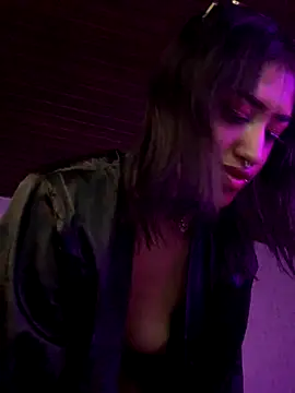 MichelleDiaz Pink online show from 10/10/25, 09:32