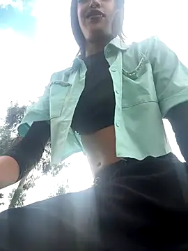 MichelleDiaz Pink online show from 11/18/25, 08:56