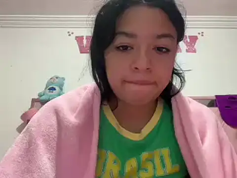 Snapshot of hellokitty__valery chatting on 03/10/25, 03:23 hellokitty valery online show from 03/10/25, 03:23