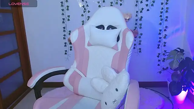 Snapshot of hellokitty__valery chatting on 07/10/26, 02:22 hellokitty valery online show from 07/10/26, 02:22