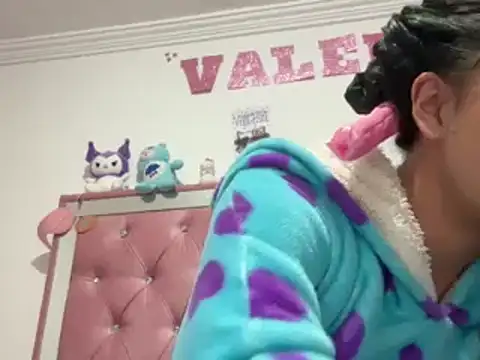 Snapshot of hellokitty__valery chatting on 02/27/25, 02:25 hellokitty valery online show from 02/27/25, 02:25