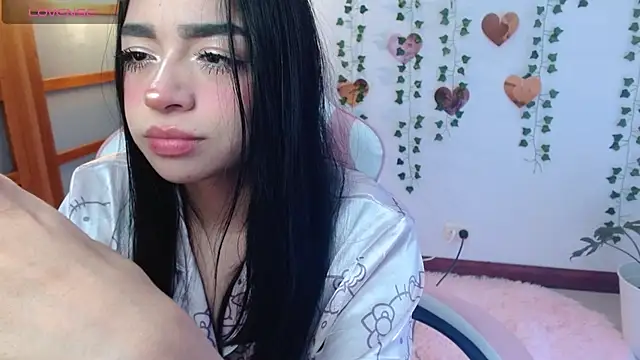 Snapshot of hellokitty__valery chatting on 06/25/26, 01:58 hellokitty valery online show from 06/25/26, 01:58