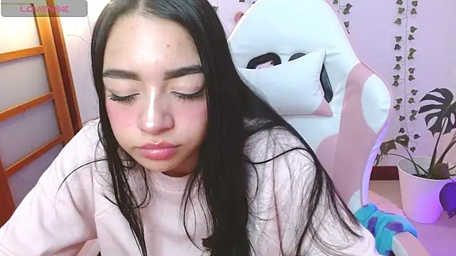 Snapshot of hellokitty__valery chatting on 06/22/26, 03:25 hellokitty valery online show from 06/22/26, 03:25