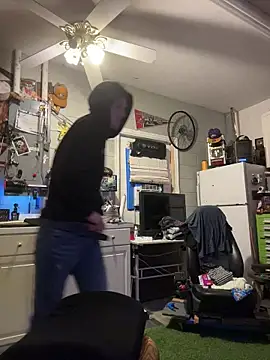 Snapshot of Polaroid_White chatting on 11/27/25, 11:10 Polaroid White online show from 11/27/25, 11:10