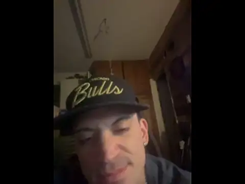 Snapshot of Polaroid_White chatting on 12/21/25, 04:58 Polaroid White online show from 12/21/25, 04:58