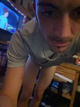 Snapshot of Polaroid_White chatting on 10/28/25, 08:13 Polaroid White online show from 10/28/25, 08:13