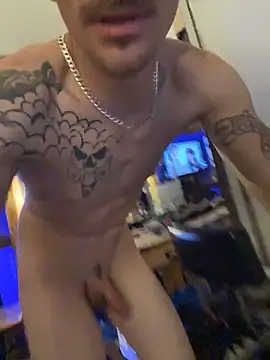 Snapshot of Polaroid_White chatting on 11/19/25, 10:48 Polaroid White online show from 11/19/25, 10:48