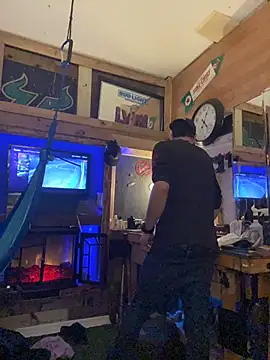 Snapshot of Polaroid_White chatting on 11/18/25, 01:10 Polaroid White online show from 11/18/25, 01:10