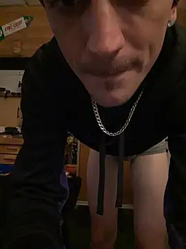 Snapshot of Polaroid_White chatting on 11/11/25, 11:31 Polaroid White online show from 11/11/25, 11:31