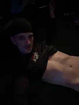 Snapshot of Polaroid_White chatting on 11/14/25, 07:56 Polaroid White online show from 11/14/25, 07:56