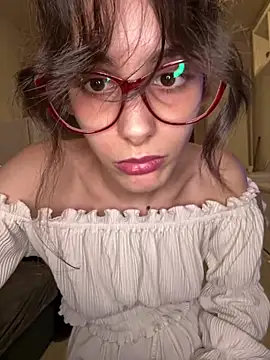 Snapshot of Mazzekyn chatting on 03/18/25, 12:30 Mazzekyn online show from 03/18/25, 12:30