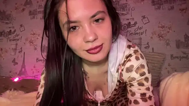 Just Scarlet  online show from 03/06/25, 02:40
