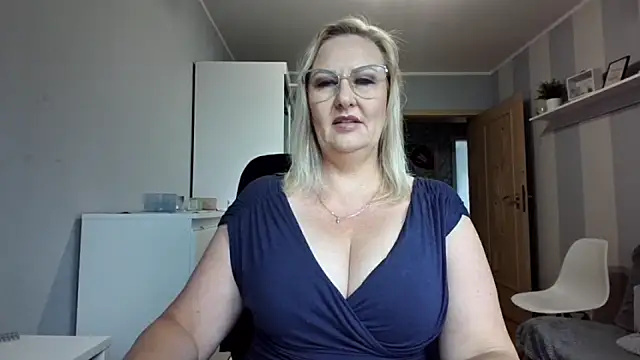 Snapshot of DianaLive chatting on 07/01/26, 08:14 DianaLive online show from 07/01/26, 08:14