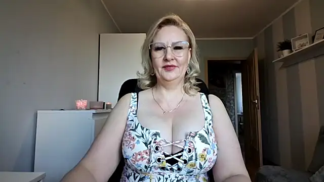 DianaLive online show from 04/01/26, 06:15