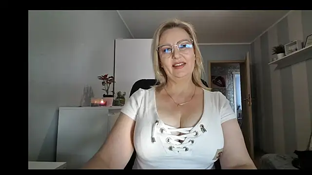 DianaLive online show from 02/03/26, 09:25