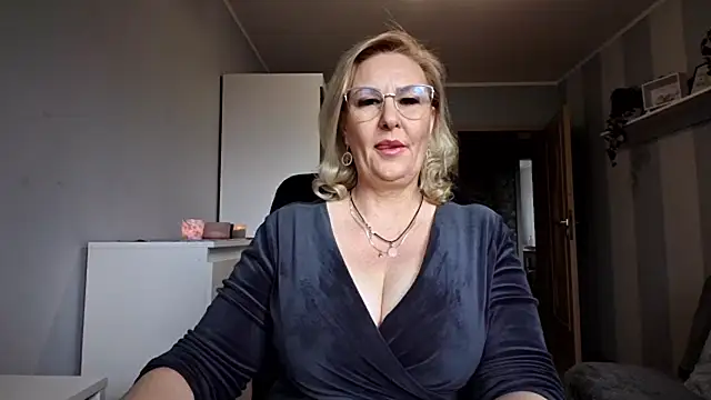 DianaLive online show from 04/07/26, 06:26