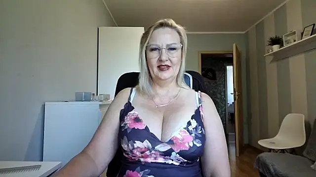 Snapshot of DianaLive chatting on 06/26/26, 06:41 DianaLive online show from 06/26/26, 06:41