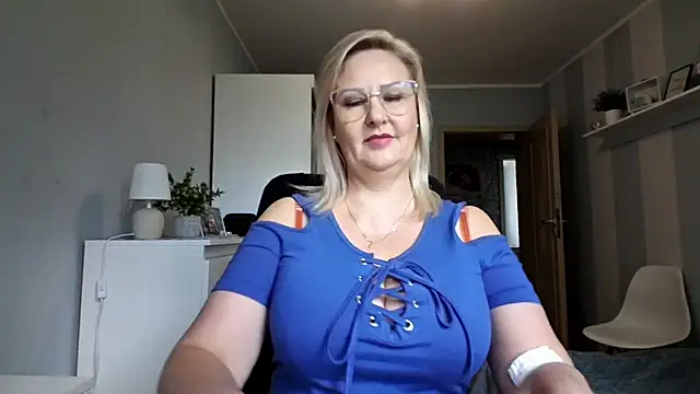 Snapshot of DianaLive chatting on 07/20/26, 07:49 DianaLive online show from 07/20/26, 07:49