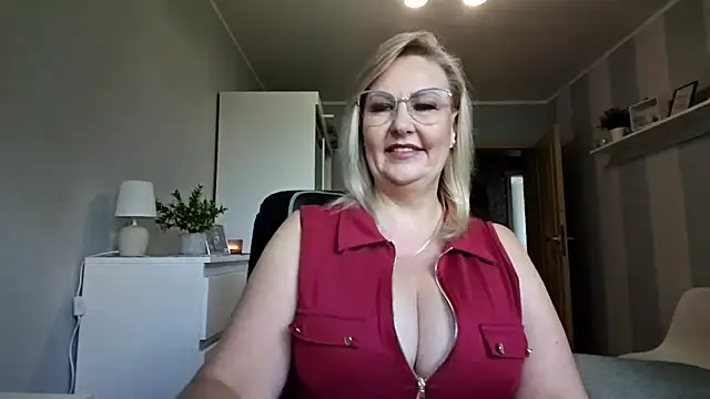 Snapshot of DianaLive chatting on 07/09/26, 07:20 DianaLive online show from 07/09/26, 07:20