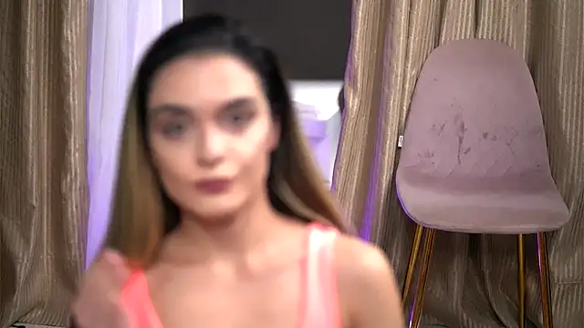 Snapshot of RobertaRosetti chatting on 11/21/25, 11:42 RobertaRosetti online show from 11/21/25, 11:42