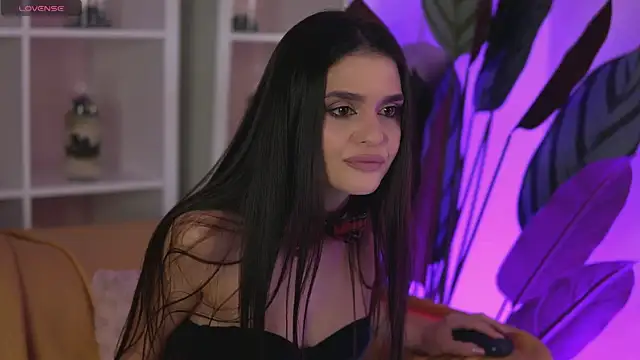 Snapshot of RobertaRosetti chatting on 03/07/25, 09:07 RobertaRosetti online show from 03/07/25, 09:07