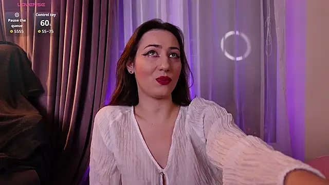 IsoldeBlis online show from 10/22/25, 06:07