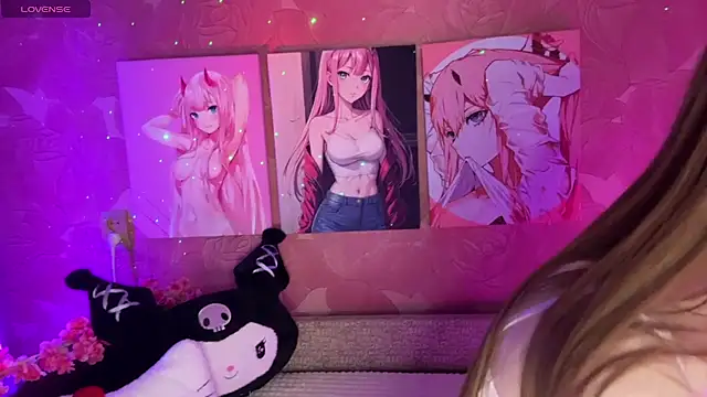 Snapshot of Adele_kawaii chatting on 11/15/25, 01:15 Adele kawaii online show from 11/15/25, 01:15