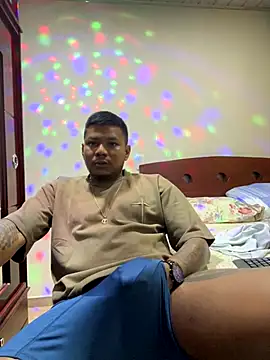 Saipuer31 online show from 12/17/25, 03:33