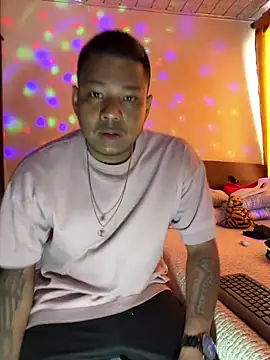 Saipuer31 online show from 12/21/25, 04:08