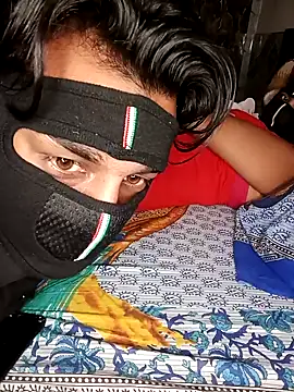 Snapshot of SHRUTI_LOVE143 chatting on 02/25/25, 09:37 SHRUTI LOVE143 online show from 02/25/25, 09:37