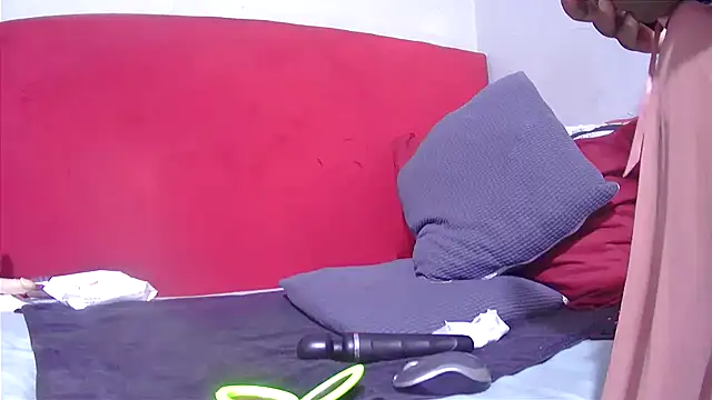 tasha97x online show from 11/01/25, 05:47