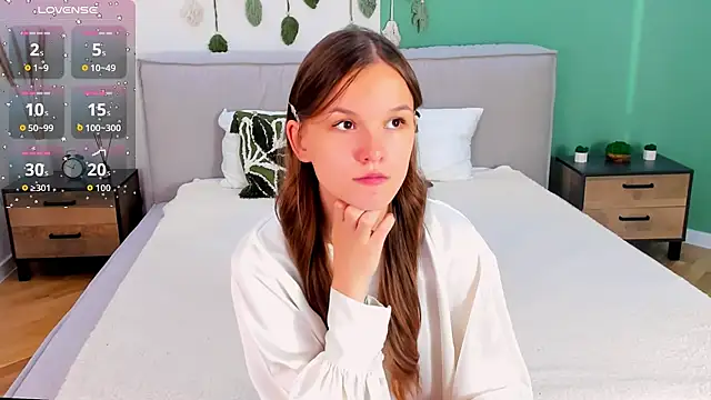 Amber Rogers online show from 10/08/25, 02:18