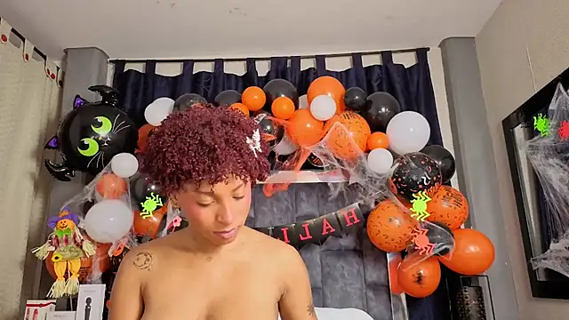 Effie cooper online show from 10/18/25, 07:49