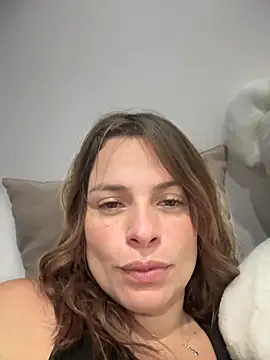 gynna kimera online show from 10/23/25, 03:16