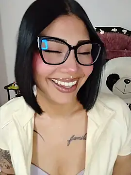 Snapshot of Kylie_brazt chatting on 06/03/26, 04:02 Kylie brazt online show from 06/03/26, 04:02