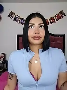 Snapshot of Kylie_brazt chatting on 06/21/26, 04:07 Kylie brazt online show from 06/21/26, 04:07