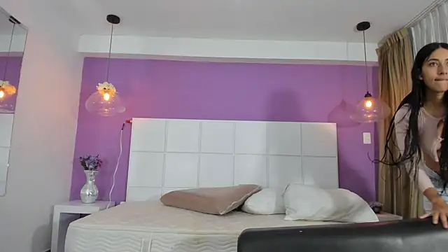 AnnHouston1 online show from 10/31/25, 01:41