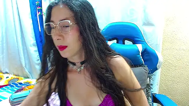 Gia leinn online show from 12/19/25, 03:03