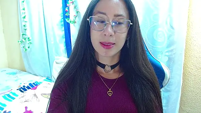 Snapshot of Gia_leinn chatting on 10/18/25, 10:56 Gia leinn online show from 10/18/25, 10:56