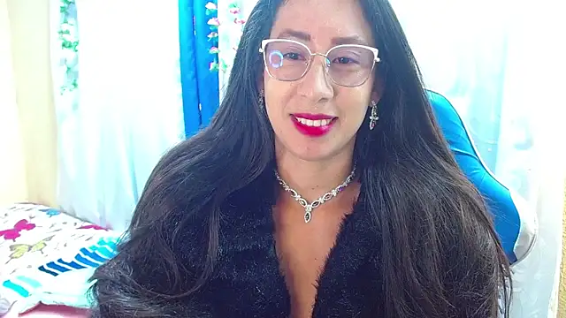 Gia leinn online show from 11/08/25, 02:42