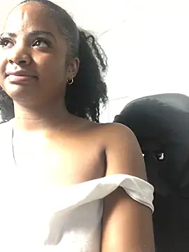 ValerieBlakee online show from 12/05/25, 12:21