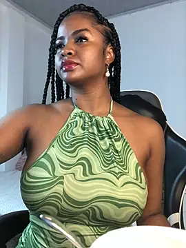 Snapshot of ValerieBlakee chatting on 07/18/26, 12:14 ValerieBlakee online show from 07/18/26, 12:14