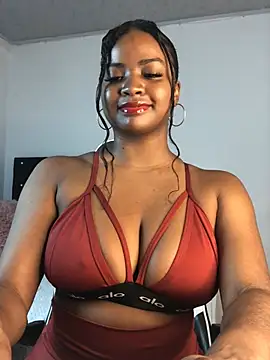 Snapshot of ValerieBlakee chatting on 07/05/26, 12:04 ValerieBlakee online show from 07/05/26, 12:04