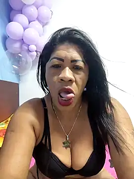 Snapshot of Tocameamor chatting on 10/10/25, 02:18 Tocameamor online show from 10/10/25, 02:18