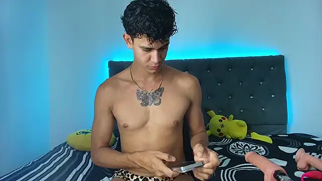 Maximiliano  Fire online show from 10/03/25, 07:15