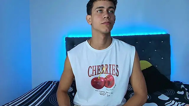 Maximiliano  Fire online show from 09/15/25, 07:03