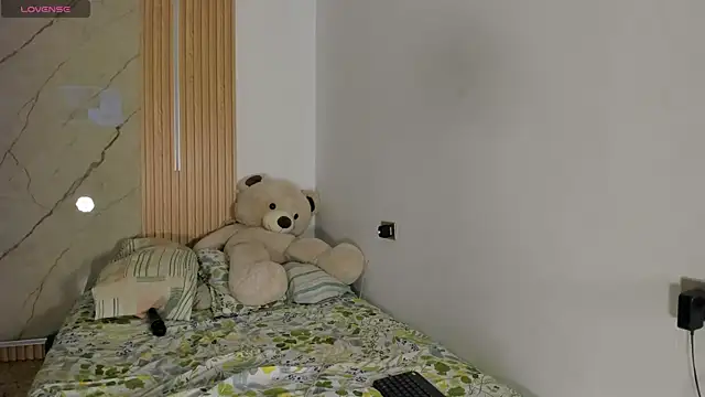 flor herrera01 online show from 04/01/26, 07:10