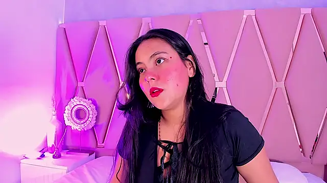 Snapshot of Emily_Black1 chatting on 02/06/26, 12:06 Emily Black1 online show from 02/06/26, 12:06