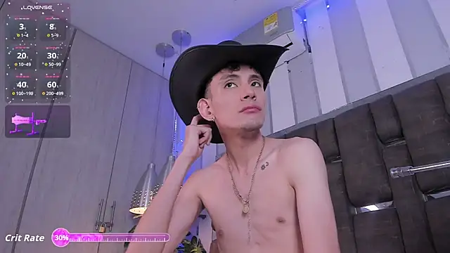 ValentinoMoreti online show from 10/06/25, 02:40